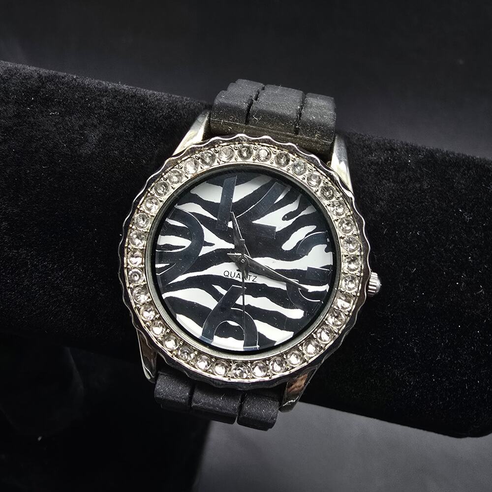 Womens Black Silicon‎ Watch Zebra Face Quarts WORKS Working